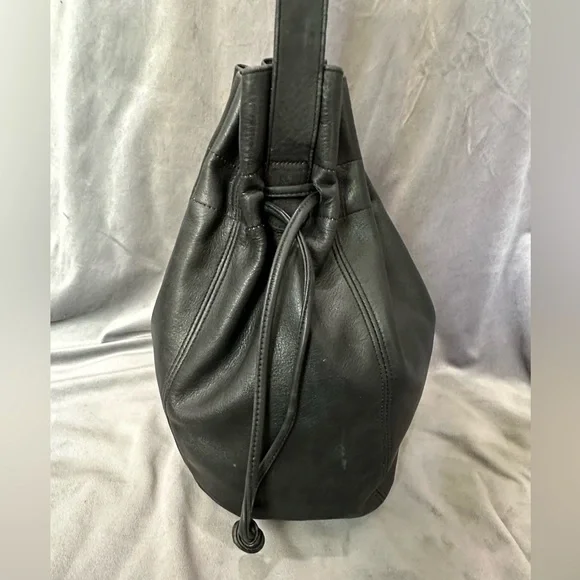 Coach Vintage Bucket Bag Shoulder Purse • Black Leather - Picture 8 of 12